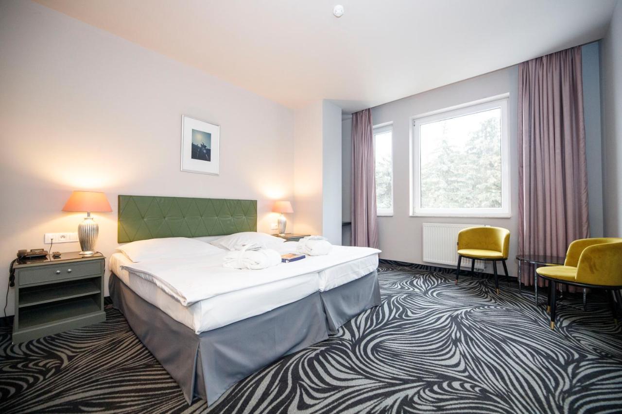 Parkhotel Carlsbad Inn Dalovice Exterior photo