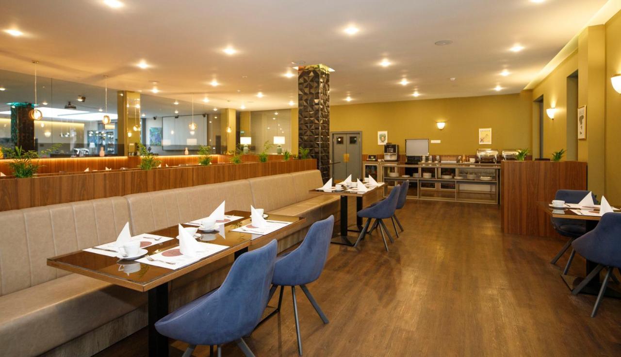 Parkhotel Carlsbad Inn Dalovice Exterior photo
