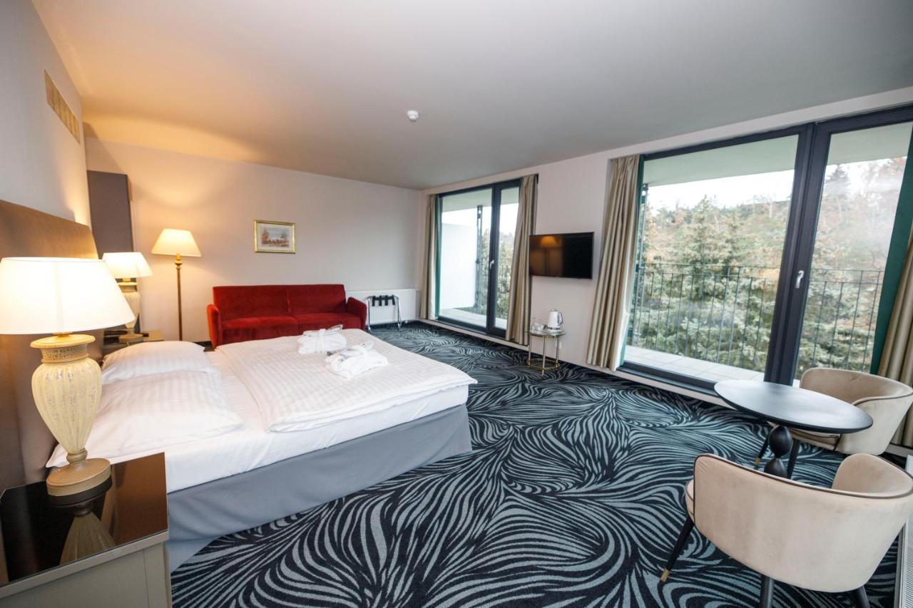 Parkhotel Carlsbad Inn Dalovice Exterior photo